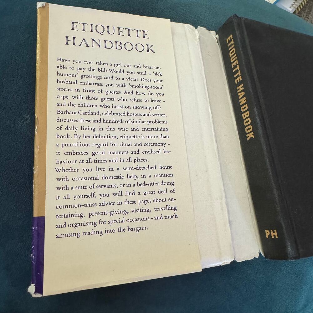 1960s Etiquette Handbook 1962 written by Barbara Cartland Hardback - Picture 3 of 7